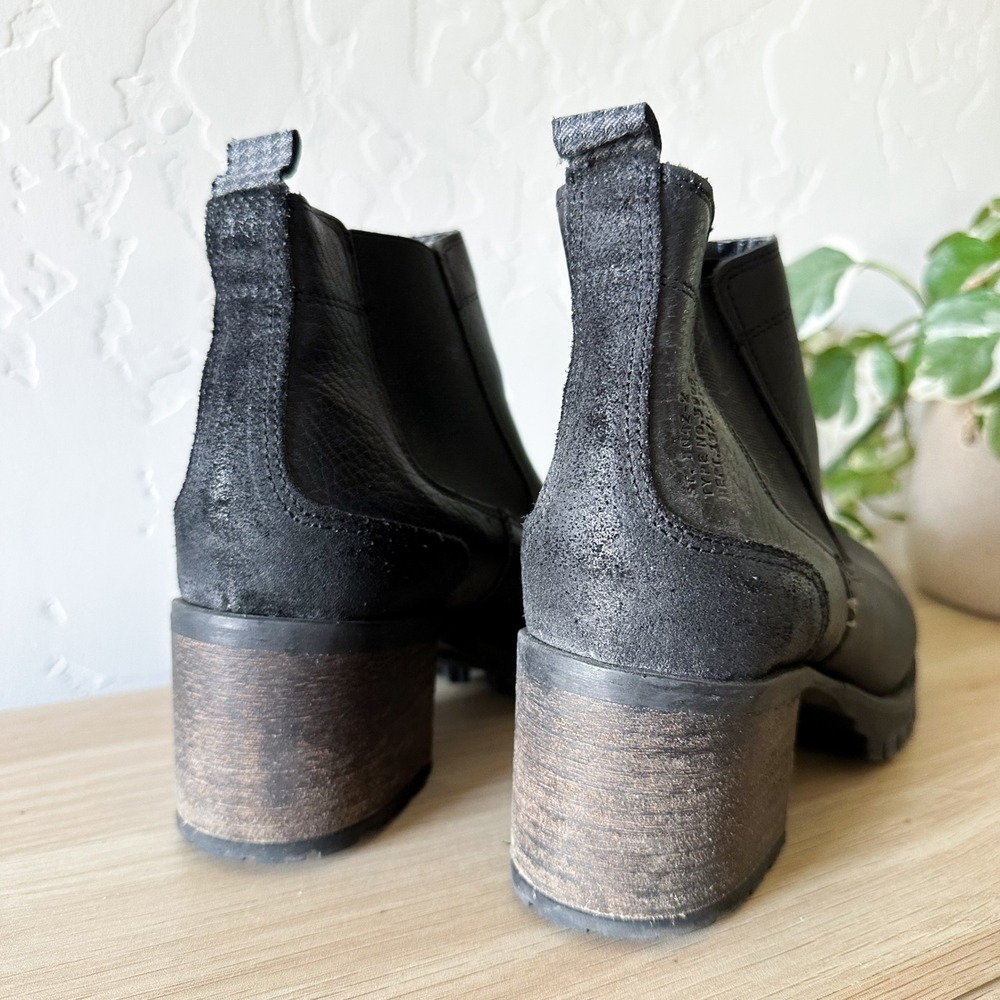 Bull Boxer | Cory Leather Chelsea Block‎ Heel Boot in Black - Picture 4 of 7
